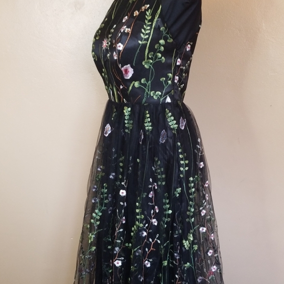 💙Black sheer embroidered dress - Picture 5 of 16